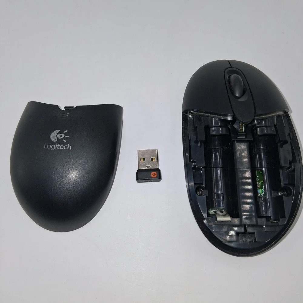 Logitech  Wireless USB Optical Mouse BLACK Scroll Wheel 3 Buttons